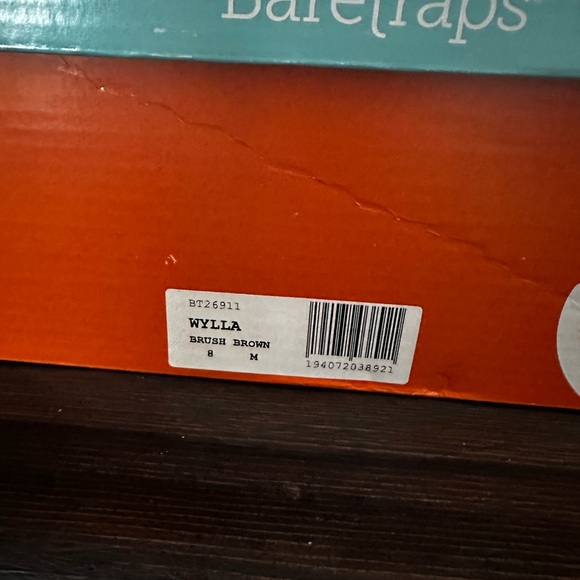 Baretraps brown boots size 8 - Picture 3 of 4